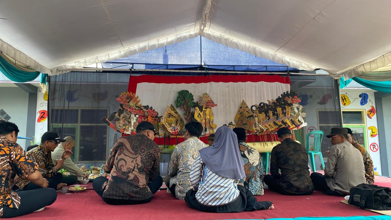 SEDEKAH DESA DAN RUWATAN PERANGKAT DESA MOJO